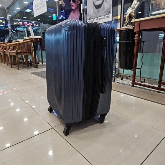 매장에 맡겨진 짐