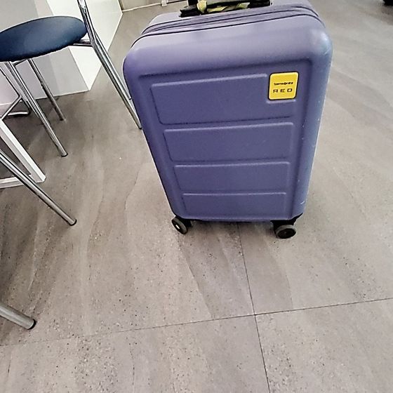 매장에 맡겨진 짐