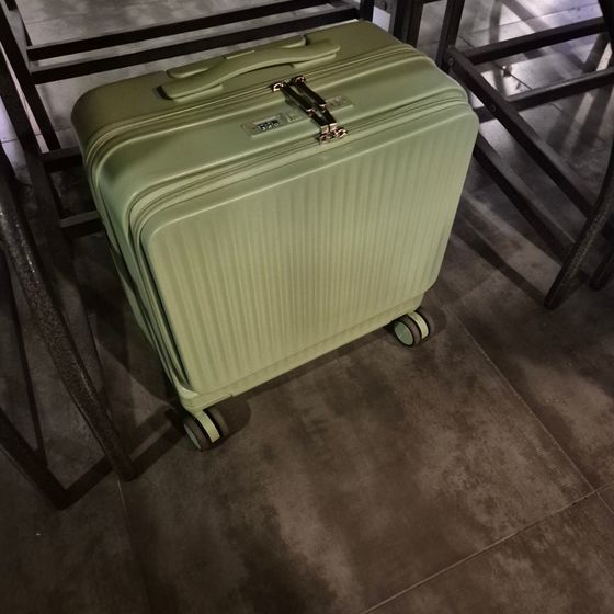 매장에 맡겨진 짐