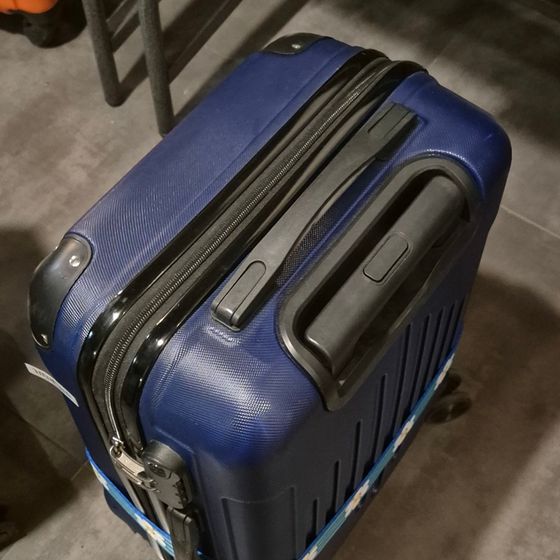 매장에 맡겨진 짐